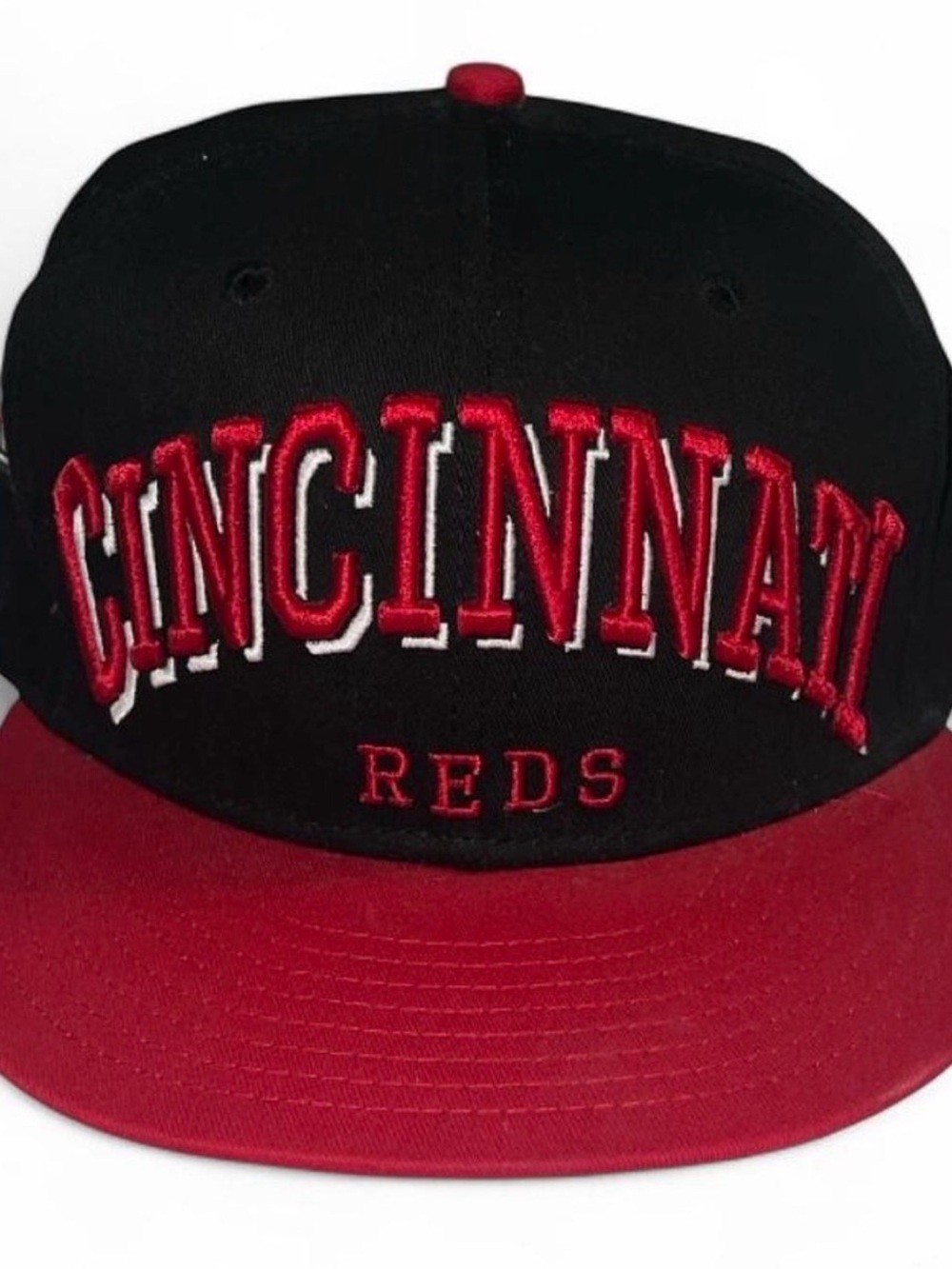 New Era Black and Red Cincinnati Reds Snapback Hat brand new